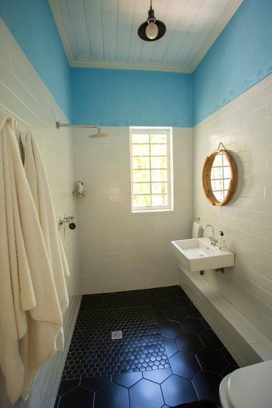 To Let 5 Bedroom Property for Rent in Hobie Beach Western Cape